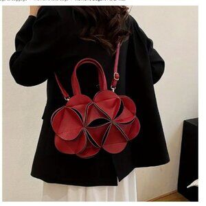 NWT RARE GEOMETRIC SHAPE HANDBAG
